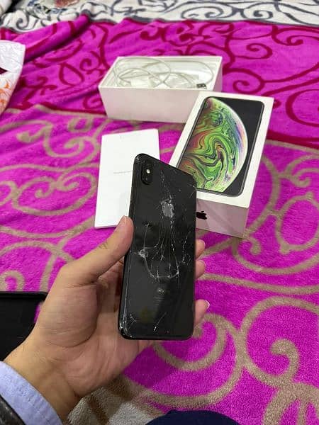 Iphone XS Max 256Gb PTA Approved with Box First Hand 7