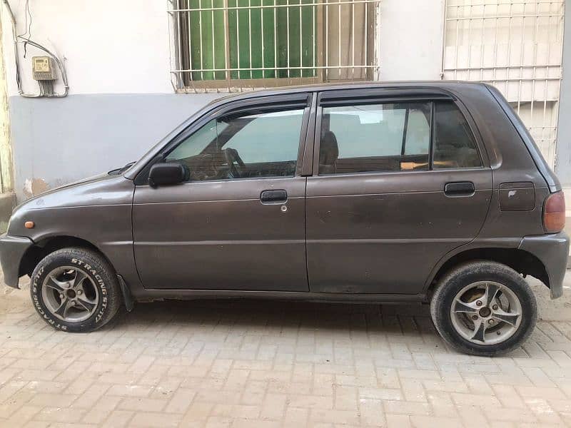 Daihatsu Cuore 2004 1