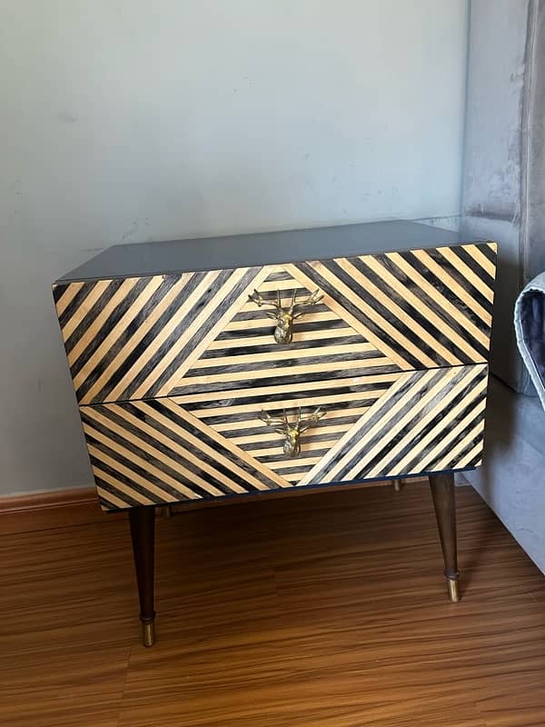 heritage homes inlay side table 3