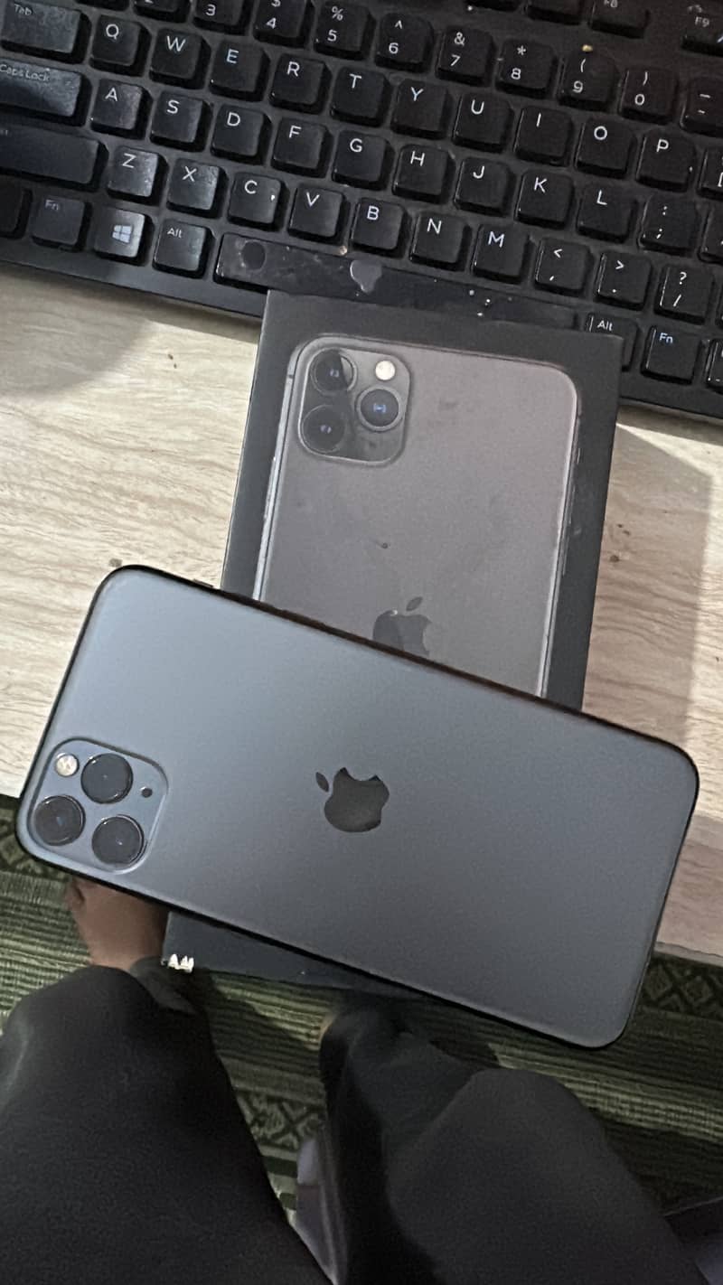 Apple iPhone 11 Pro Max 0