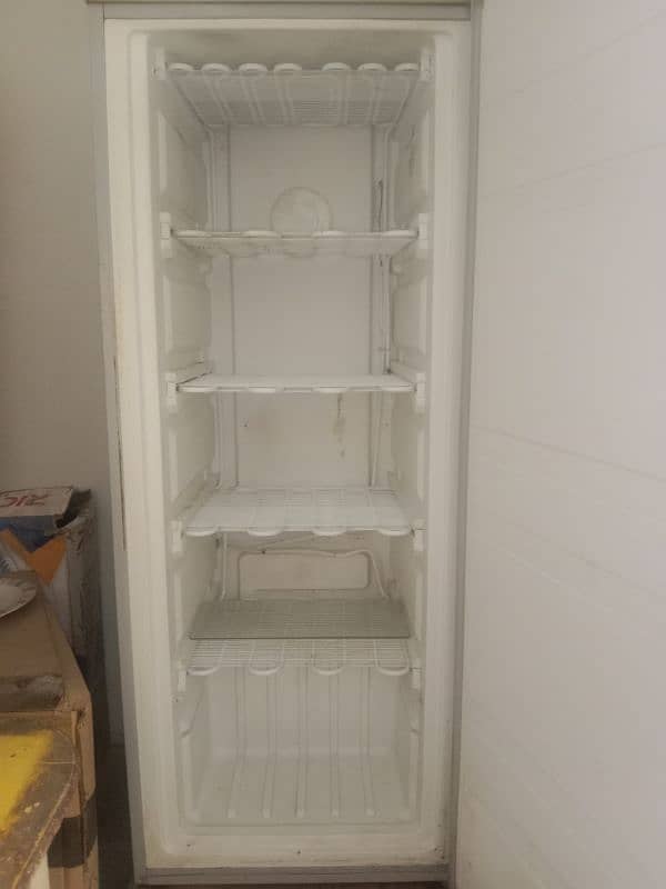 Kenwood Upright Vertical Deep Freezer KDF-222v 1