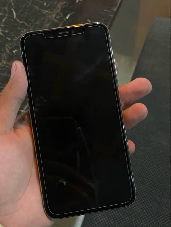 iPhone XS Max 5