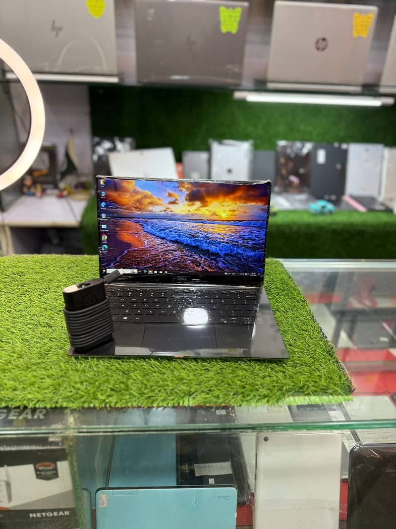 Dell XPS 13 7390 Core i7 8th Gen UHD 4