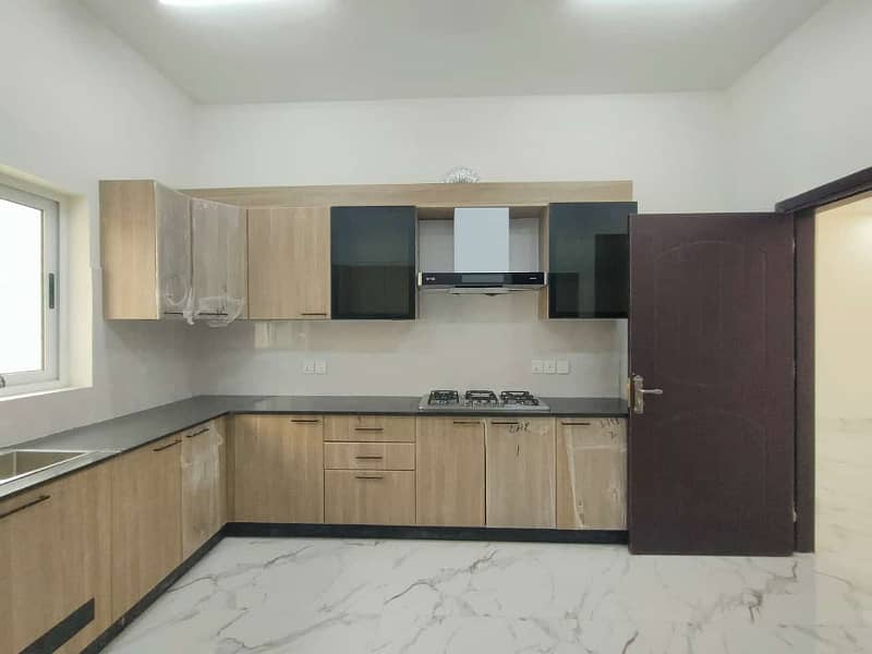 A Fully Renovated Apartment Of 10 Marla Available For Rent 4