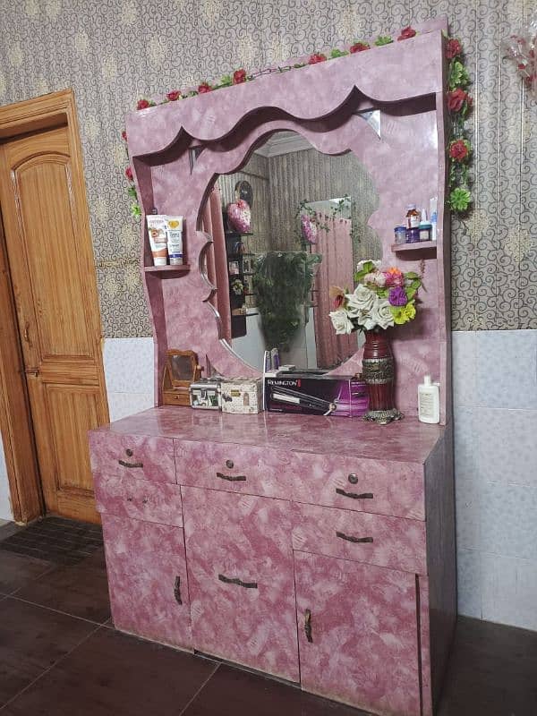 dressing table 0