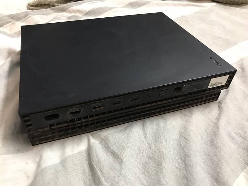 Xbox One X 1TB console 3