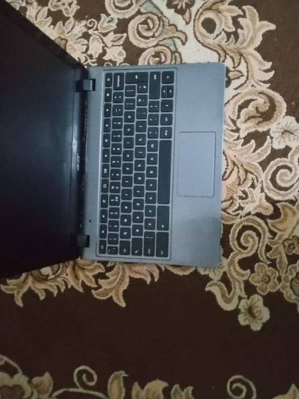 Acer chrome book 10/10 condition 5