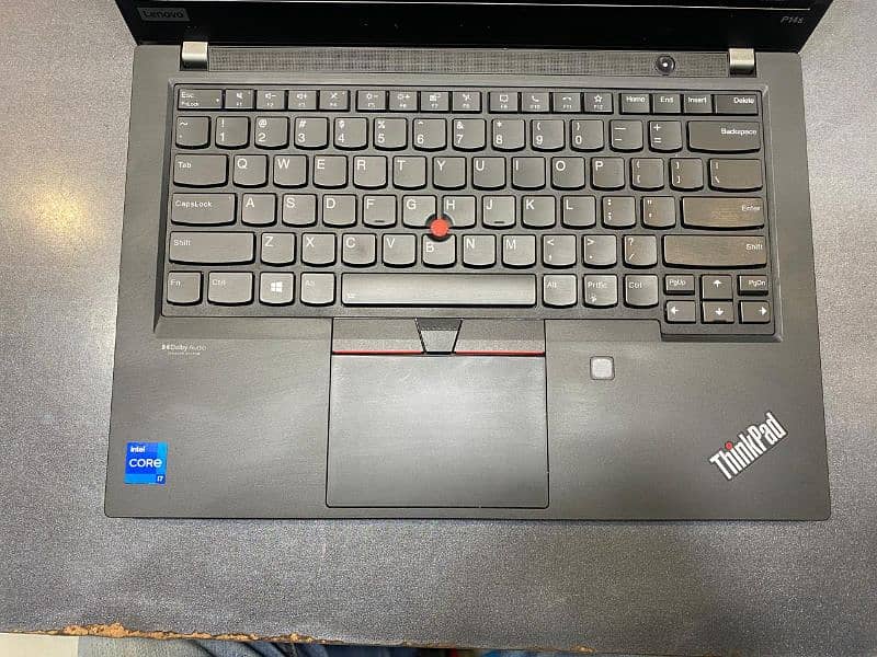 LENOVO P14S 14 INCH good condition good battery helth 8