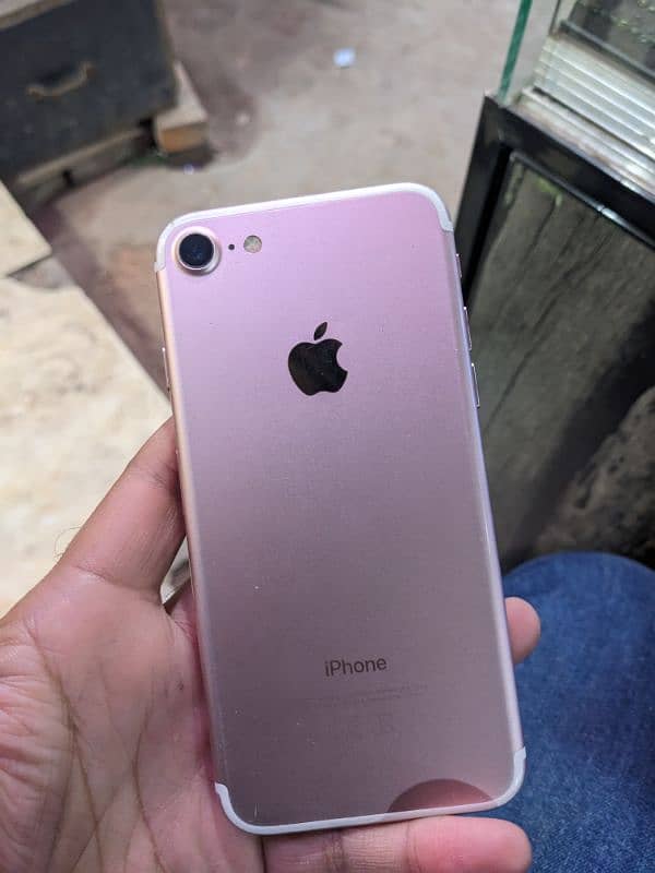 iPhone 7 Silver 1