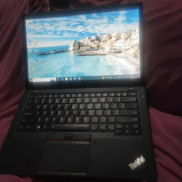 Lenovo 10/10 condition laptop 3