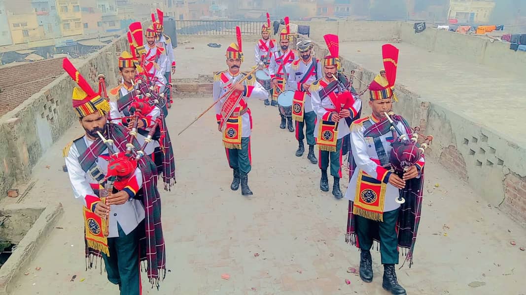 Dhol for mendi & barat event/in Lahore/Foji pipe Band service 2