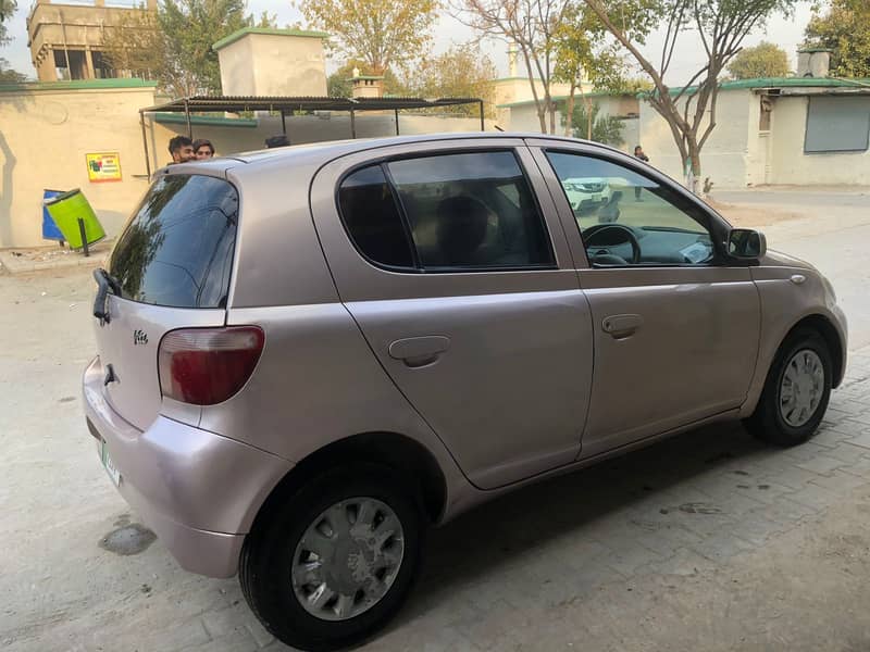 Toyota Vitz 2000 model 2007 import for sell 6