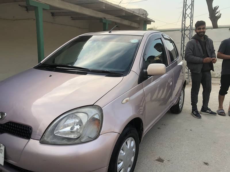 Toyota Vitz 2000 model 2007 import for sell 8