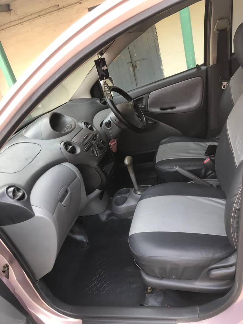 Toyota Vitz 2000 model 2007 import for sell 9