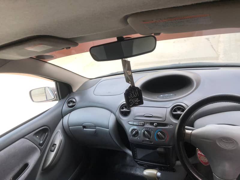 Toyota Vitz 2000 model 2007 import for sell 10