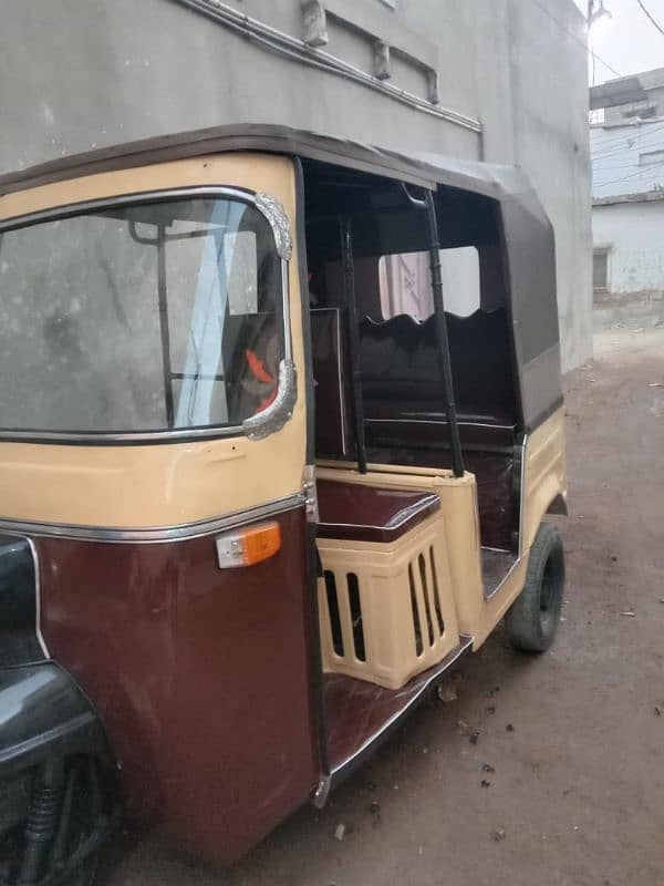 Sazgar 3 seater rickshaw in new Condition 1