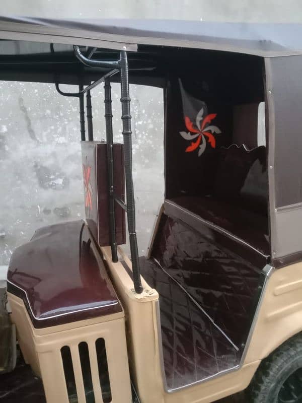 Sazgar 3 seater rickshaw in new Condition 7