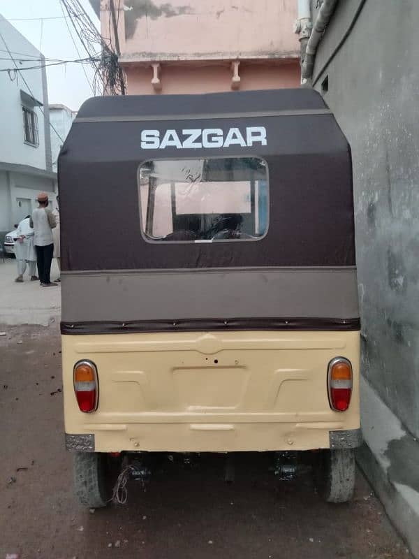 Sazgar 3 seater rickshaw in new Condition 12