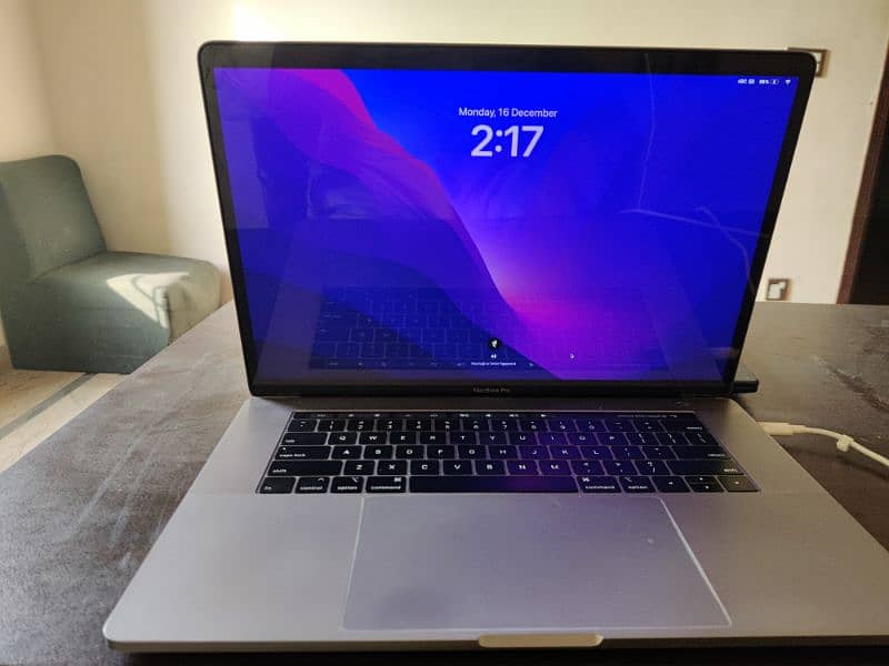 MacBook pro 2019 16" display 0