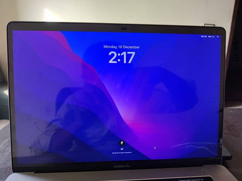 MacBook pro 2019 16" display 1