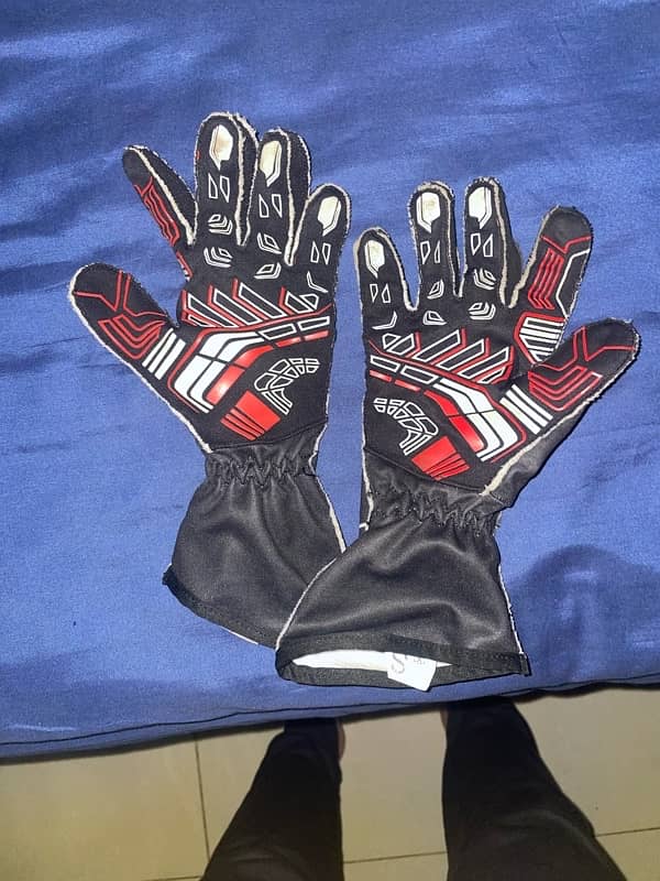 Racing gloves 1