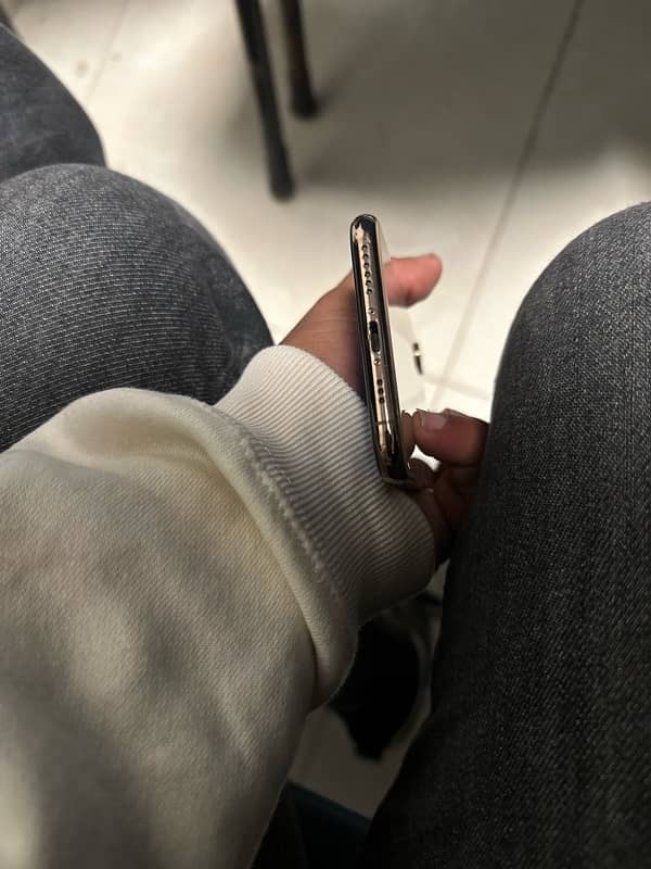 Iphone Xs Non pta esim working 3