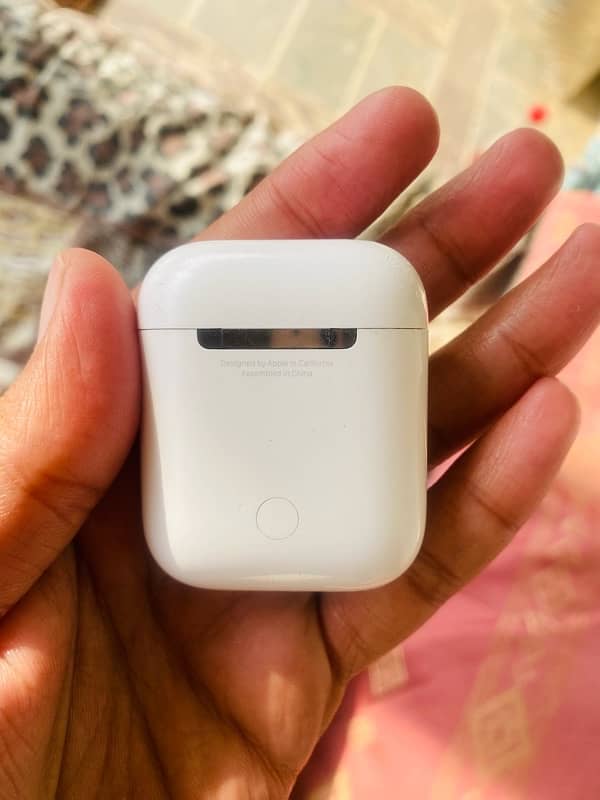 Apple AirPods 1st generation 2