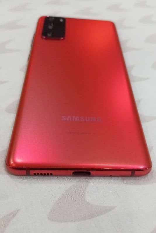 Samsung S20 FE 5g Brand new water pack 9