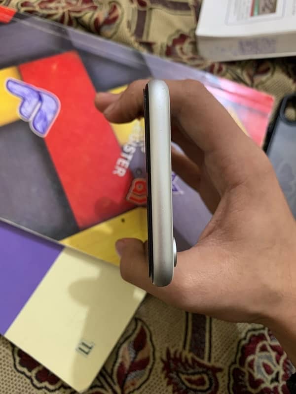 IPhone XR Non Pta Factory Unlocked 13