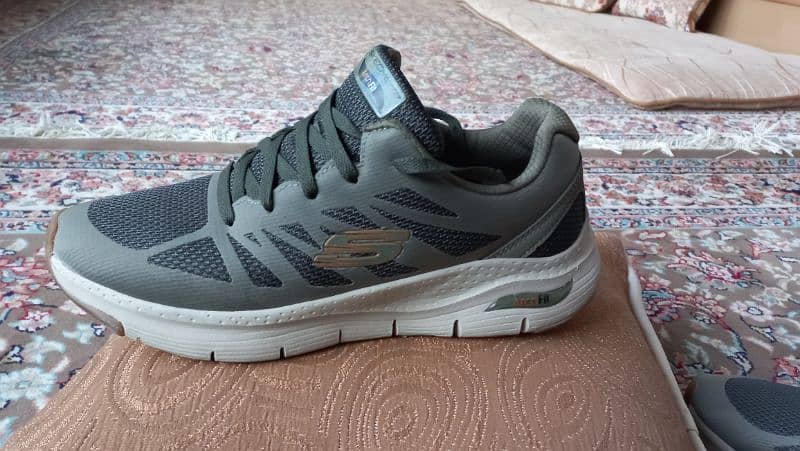 Skechers for sale 2