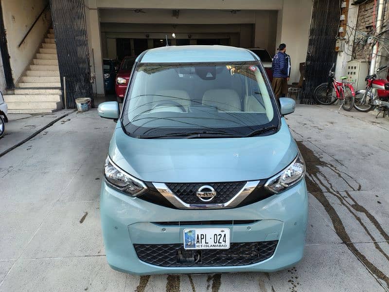 Nissan Dayz 2020 G full option top of line 6