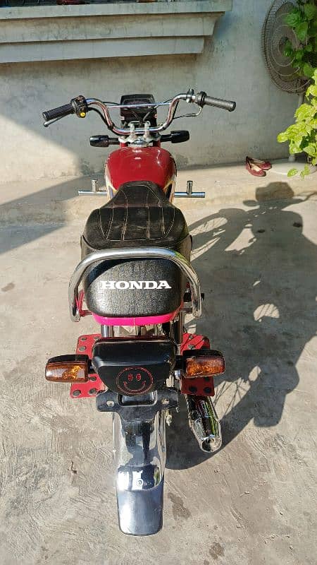 Honda CD 70 red colour 3