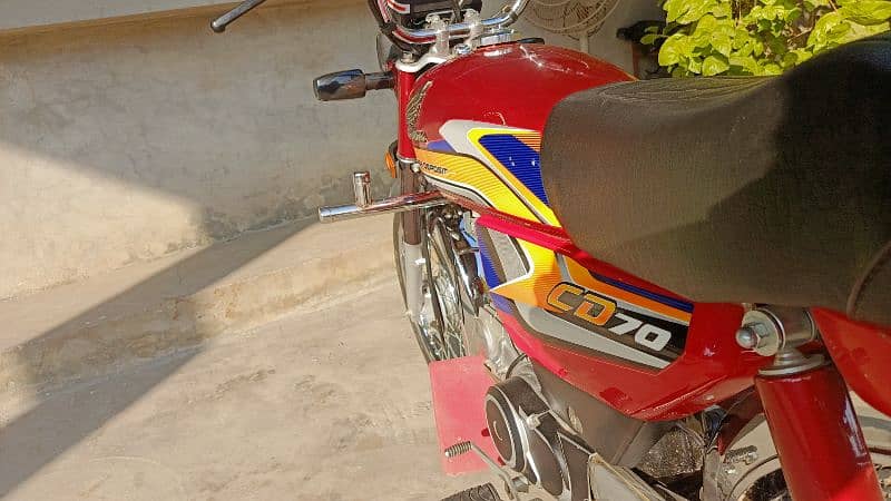 Honda CD 70 red colour 8