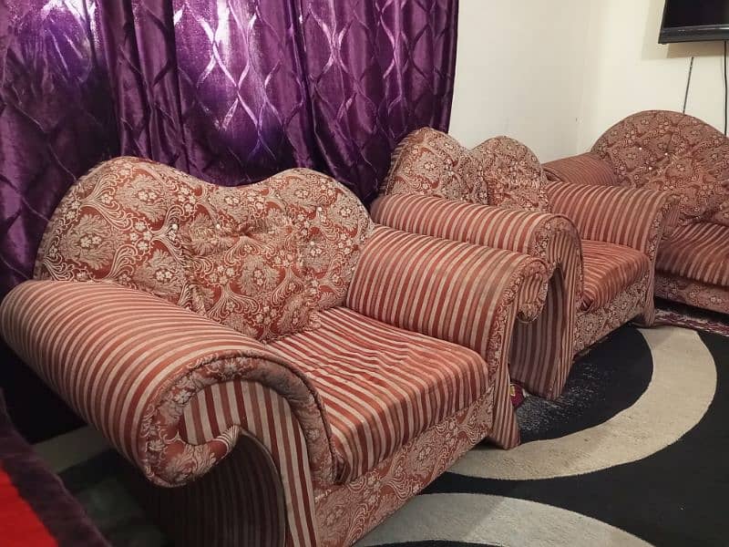 Dewan sofa style, complete set, urgent sale 1