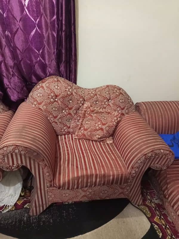 Dewan sofa style, complete set, urgent sale 2