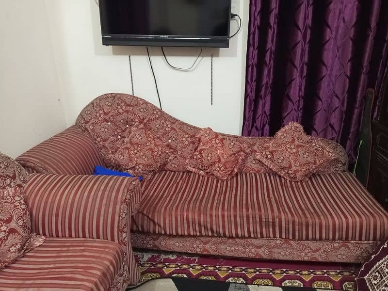 Dewan sofa style, complete set, urgent sale 5