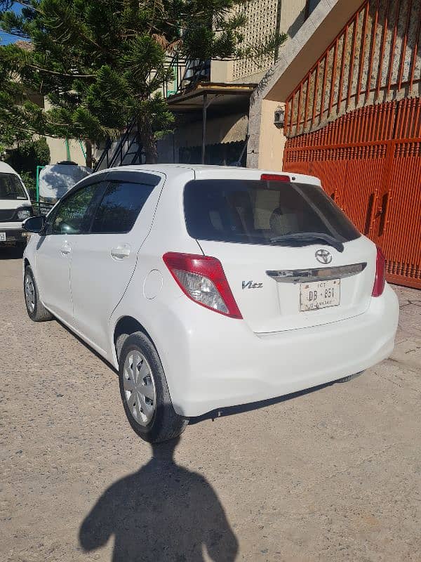 Toyota Vitz 2011 4