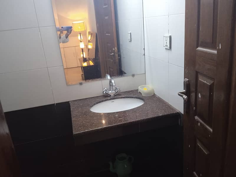 Six Marla Furnished Lower Portion in Bahria Town Lahore 3