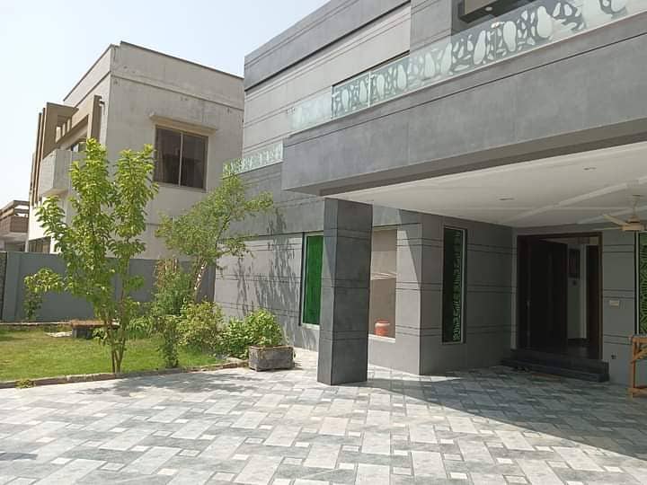 One Kanal House Near Imtiaz Mall in Bahria Town Lahore 3