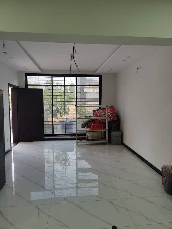 12-Marla House For Rent in Bahria Town Lahore 1