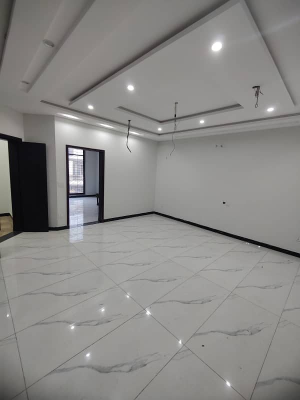 12-Marla House For Rent in Bahria Town Lahore 9