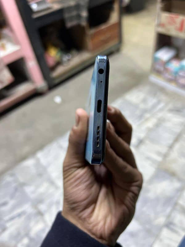 Infinix Hot 40i (8+8 16 gb ram) (128 gb memory) 1