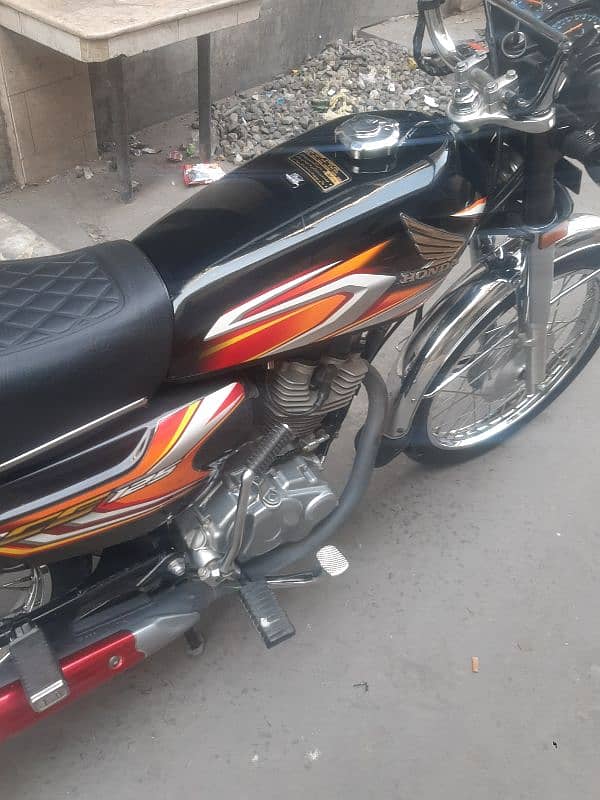 honda125 bike bohat achi hai 13