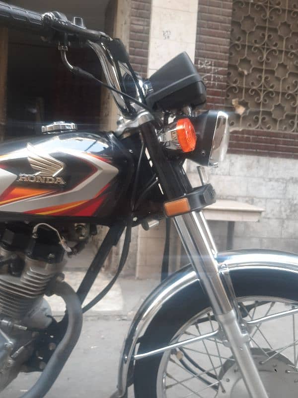 honda125 bike bohat achi hai 15