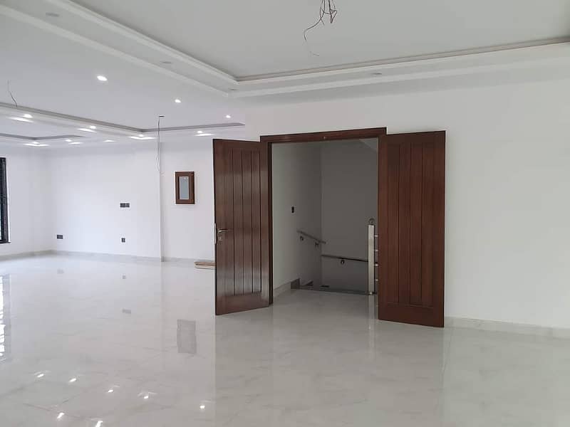 Eight Marla Commercial First Floor Facing Canal Road Bahria Town Lhr 4