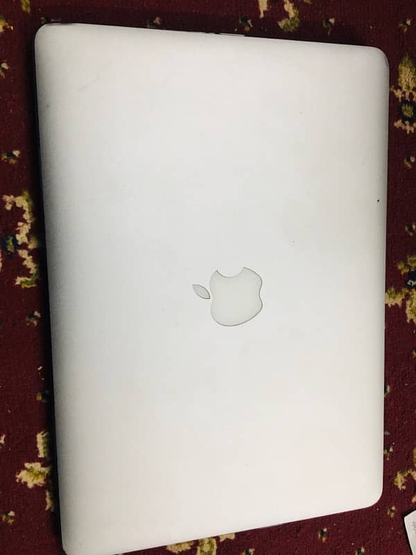 Macbook air high seirra 2010 . original 9/10 used by one owner 0