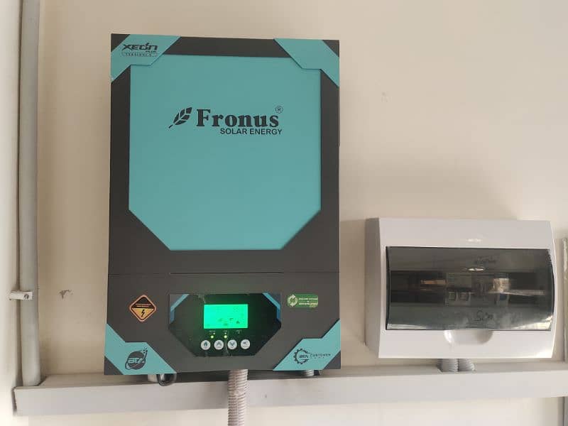 Fronus 3.2Kw invert one month used 7