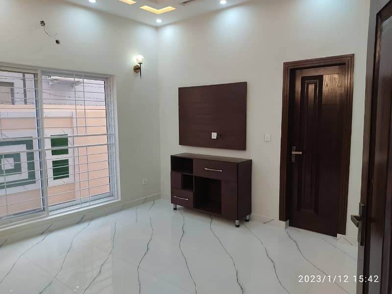 5 Marla Beautiful House Available For Sale In Johar Town 7