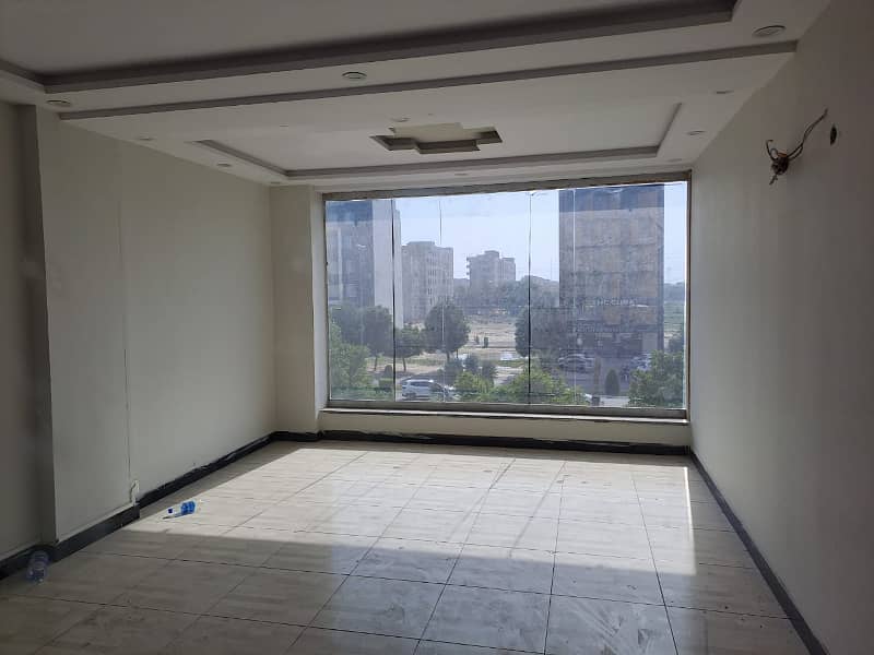 275 Sq-Ft Office For Rent in Bahria Town Lahore 0