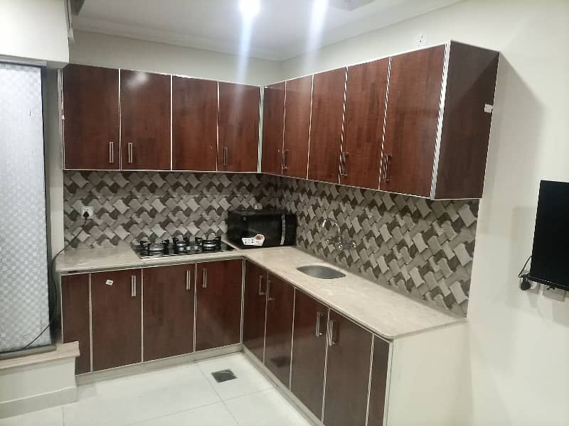 1 BEDROOM FULLY LUXURY FURNISH IDEAL LOCATION EXCELLENT FLAT FOR RENT IN SECTOR C BAHRIA TOWN LAHORE 2